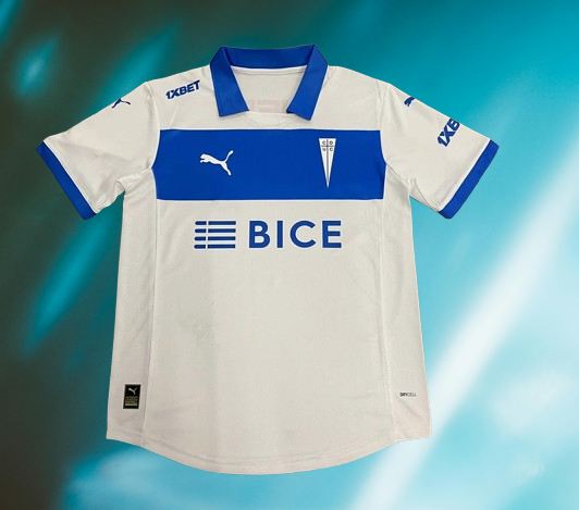 Universidad Católica. Camiseta local 2025