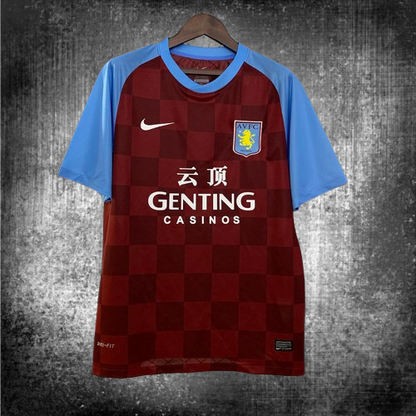 Aston Villa. Camiseta local 2011-2012
