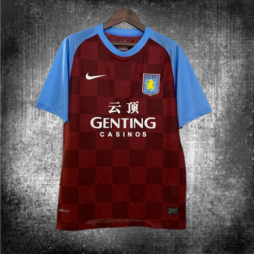 Aston Villa. Camiseta local 2011-2012