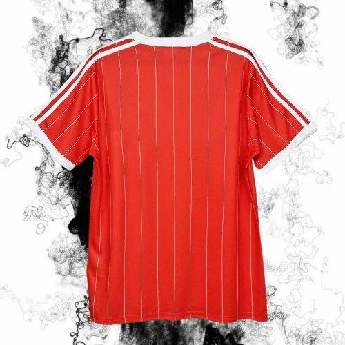 Nottingham Forest. Camiseta local 1982-1984