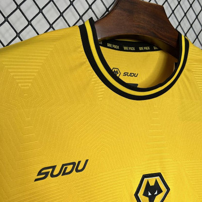 Wolverhampton. Camiseta local 2024-2025