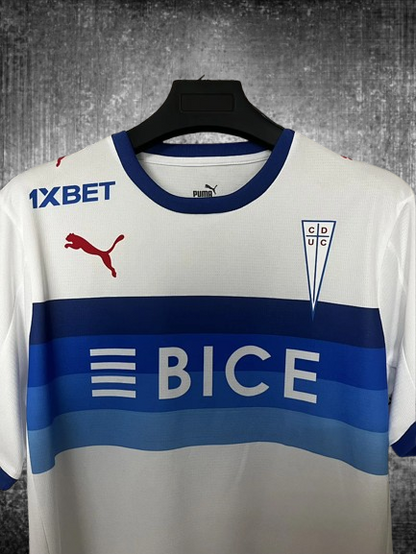 Universidad Católica. Camiseta local 2026
