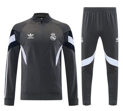 Real Madrid. Buzo 2025 (Cierre Completo)