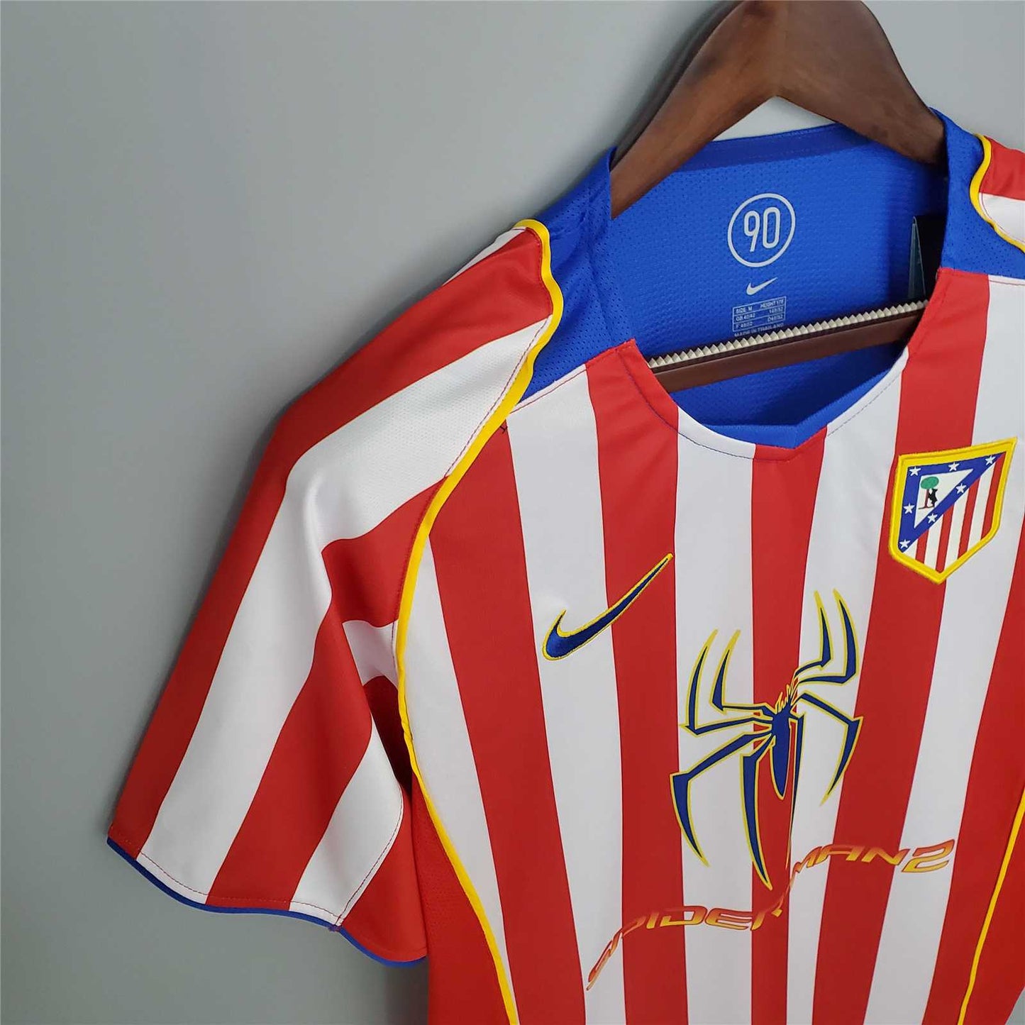 Atlético de Madrid. Camiseta local 2004-2005