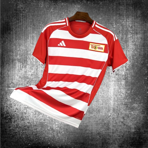 Union Berlin. Camiseta local 2025-2026