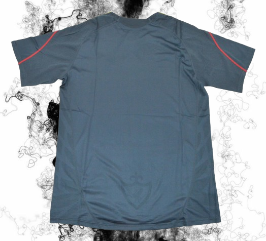 Liverpool. Camiseta visitante 2009-2010