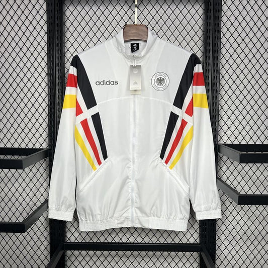 Selección de Alemania. Cortaviento White