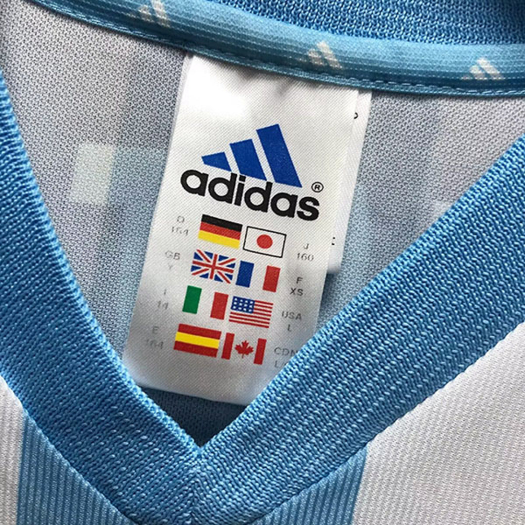 Selección de Argentina. Camiseta local 2002