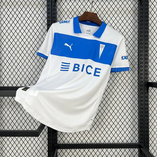 Universidad Católica. Camiseta local 2025