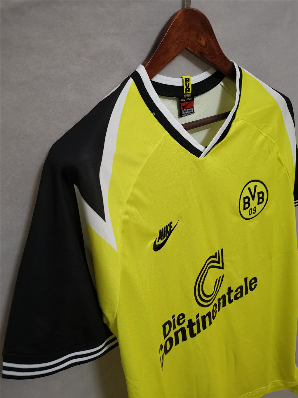 Borussia Dortmund. Camiseta local 1995-1996