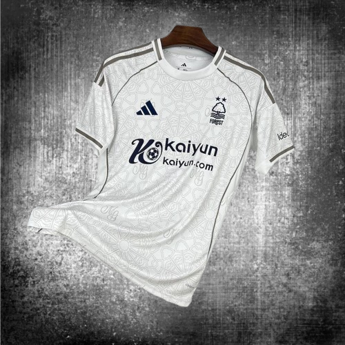 Nottingham Forest. Camiseta visitante 2025-2026