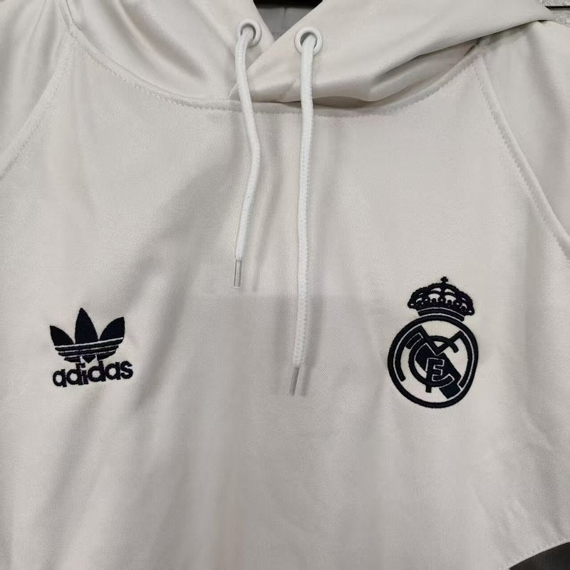 Real Madrid. Polerón con gorro