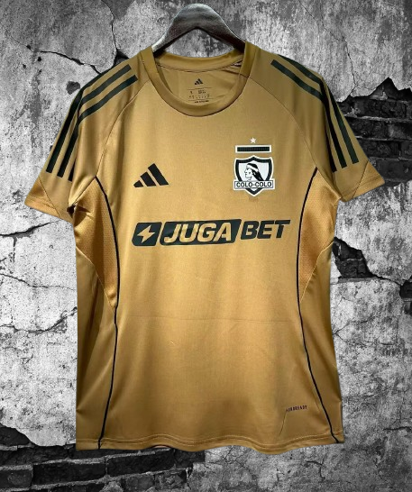 Colo Colo. Camiseta entrenamiento Gold 2025