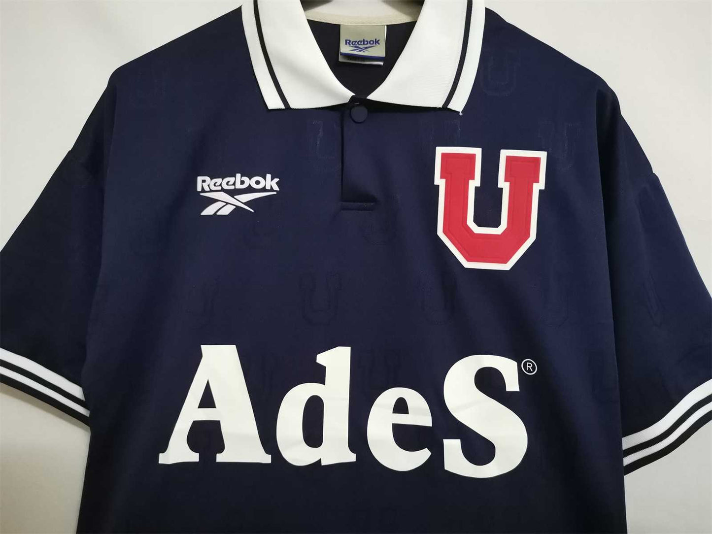 Universidad de Chile. Camiseta local 1998