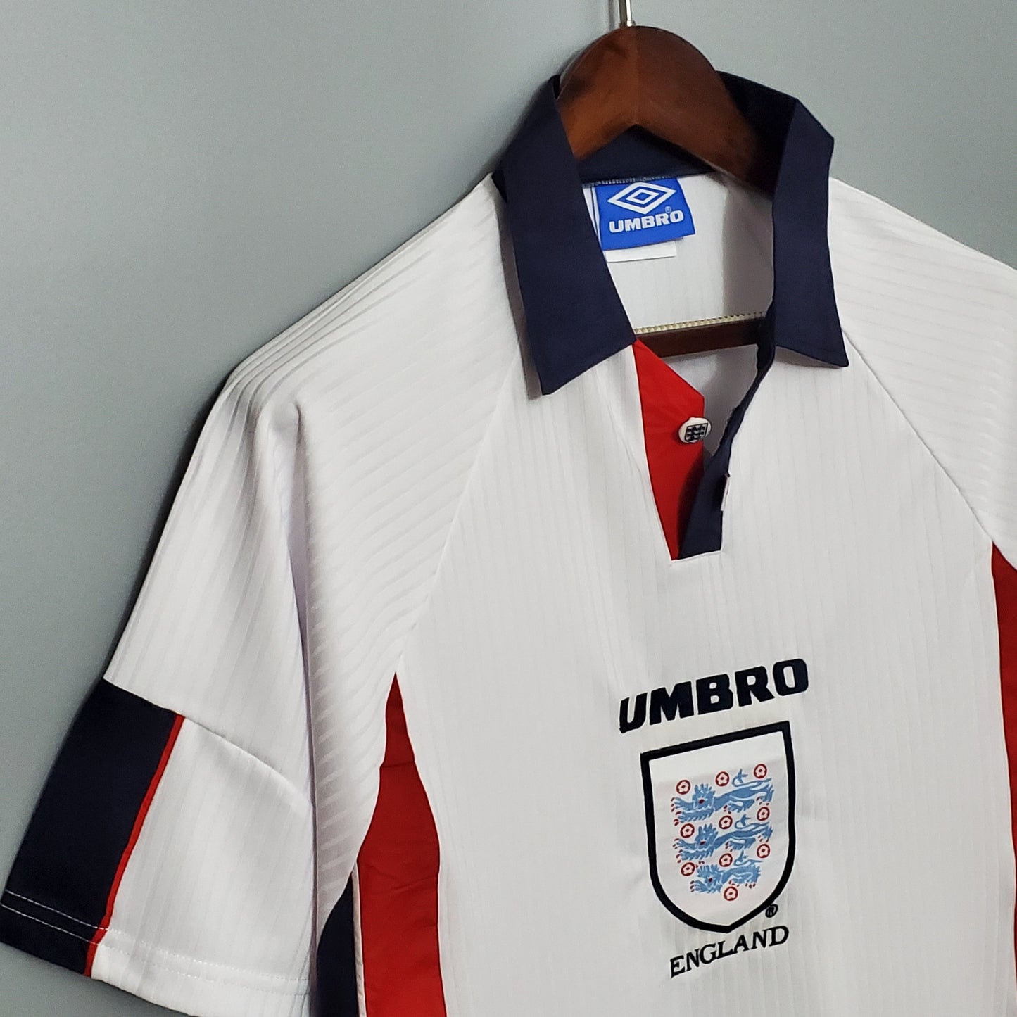 Selección de Inglaterra. Camiseta local 1998