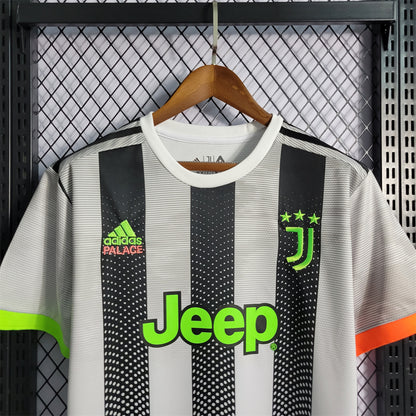 Juventus. Cuarta camiseta 2019-2020