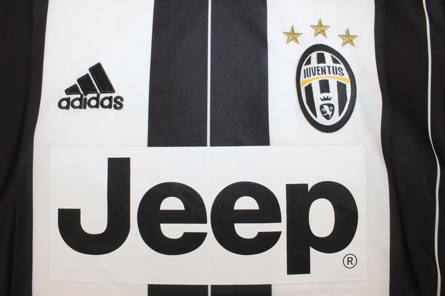 Juventus. Camiseta local 2016-2017