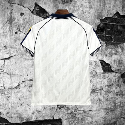 Real Madrid. Camiseta Retro Model White