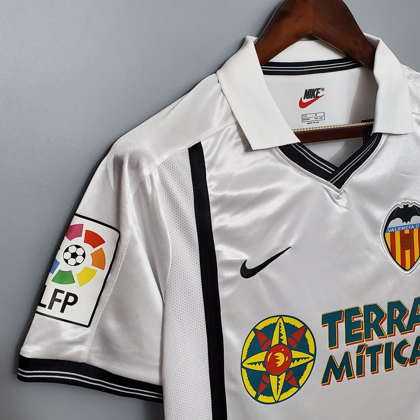 Valencia. Camiseta local 2000-2001