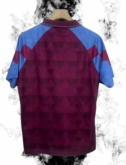 Aston Villa. Camiseta local 1990-1992