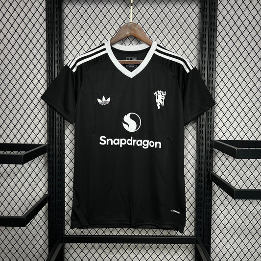 Manchester United. Camiseta Arquero Black 2024-2025