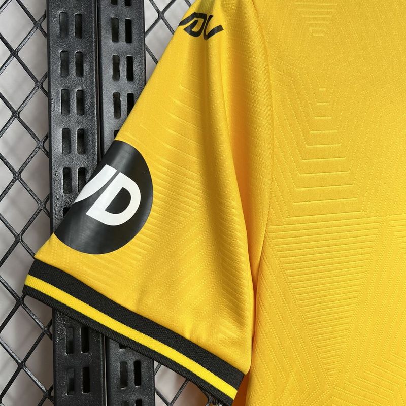 Wolverhampton. Camiseta local 2024-2025