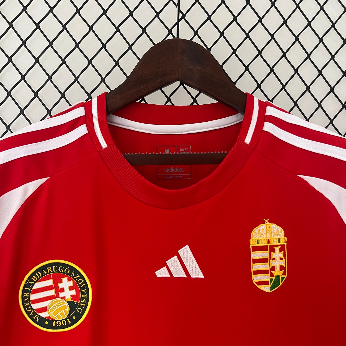 Selección de Hungría. Camiseta local 2024