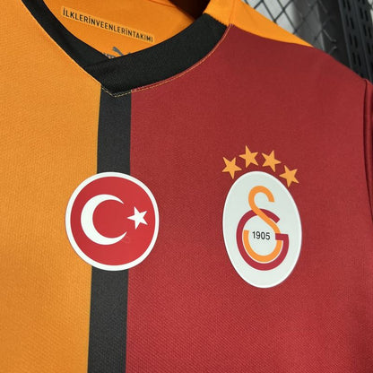 Galatasaray. Camiseta local 2024-2025