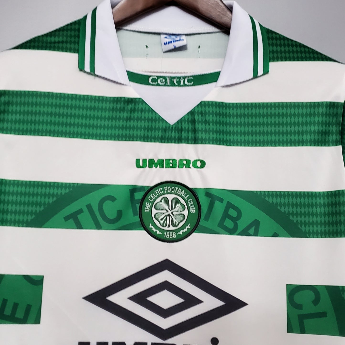 Celtic. Camiseta local 1998-1999