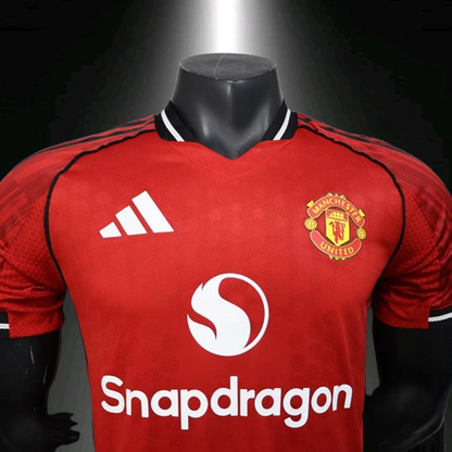 Manchester United. Camiseta local Versión Jugador 2025-2026