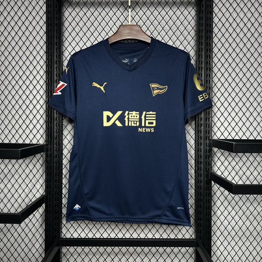 Deportivo Alaves . Tercera camiseta 2024-2025