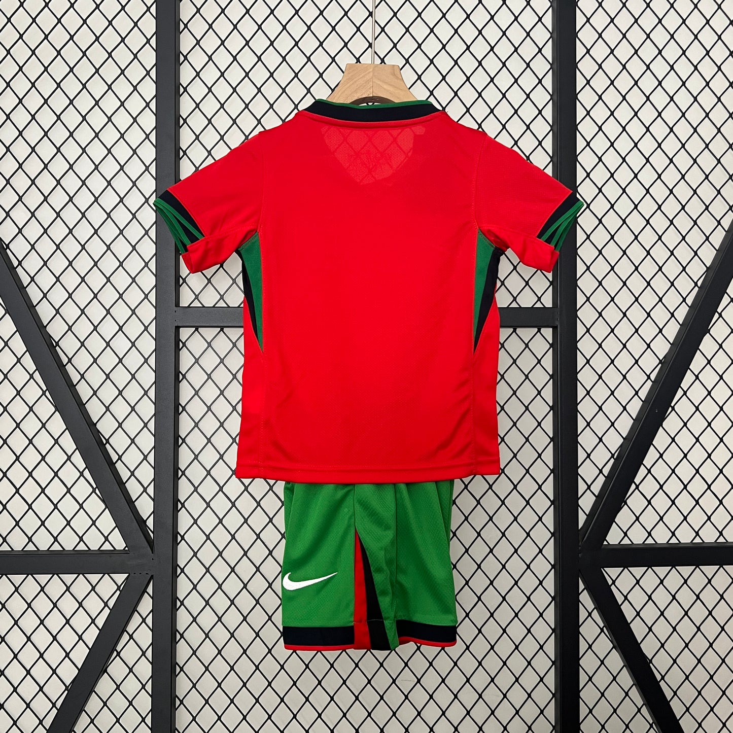 Selección de Portugal. Kit local 2024