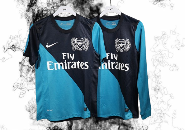 Arsenal. Camiseta visitante 2011-2012