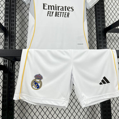 Real Madrid. Kit Niño local 2025-2026