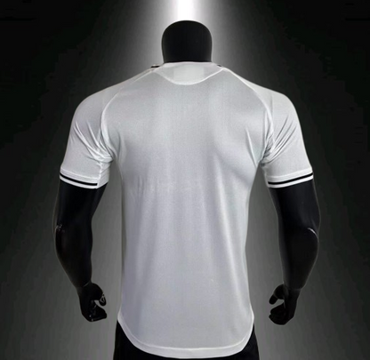 Newcastle. Camiseta local 2025-2026