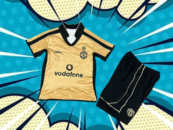 Manchester United. Kit Niño reversible 2000-2001