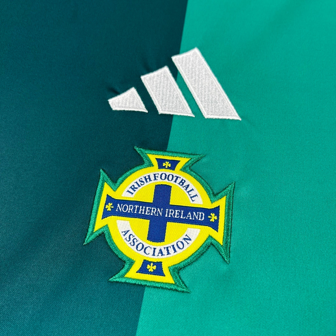 Selección de Irlanda del Norte. Camiseta local 2026