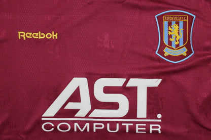 Aston Villa. Camiseta local 1995-1997