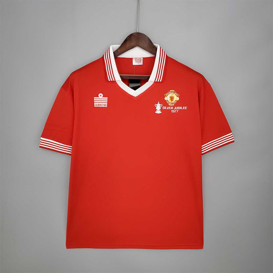 Manchester United. Camiseta local 1977