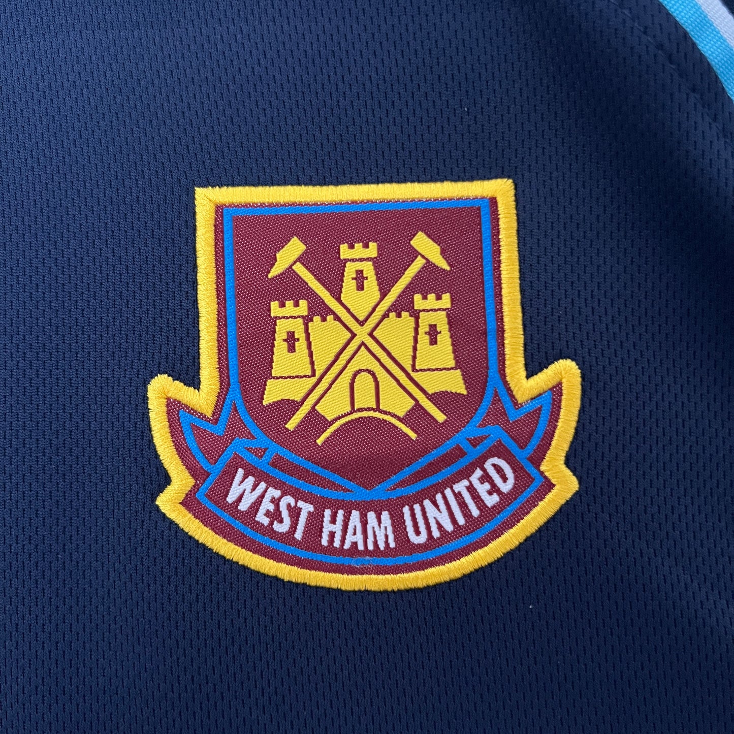 West Ham United. Tercera camiseta  1999-2001