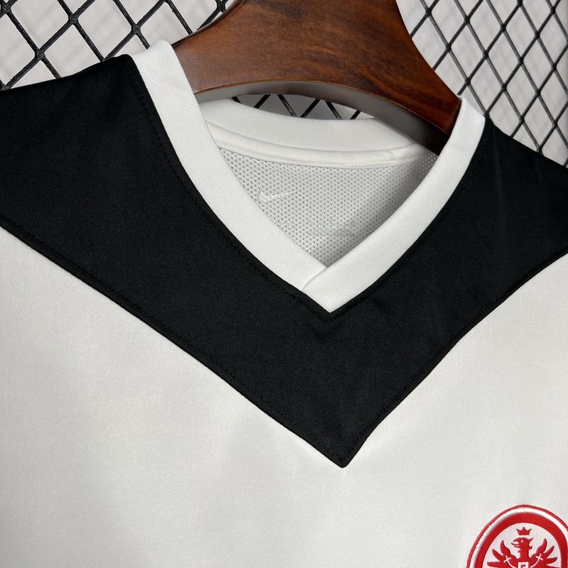 Frankfurt. Camiseta local 2024-2025