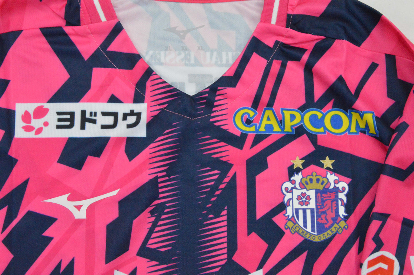 Cerezo Osaka. Camiseta local 2026-2027