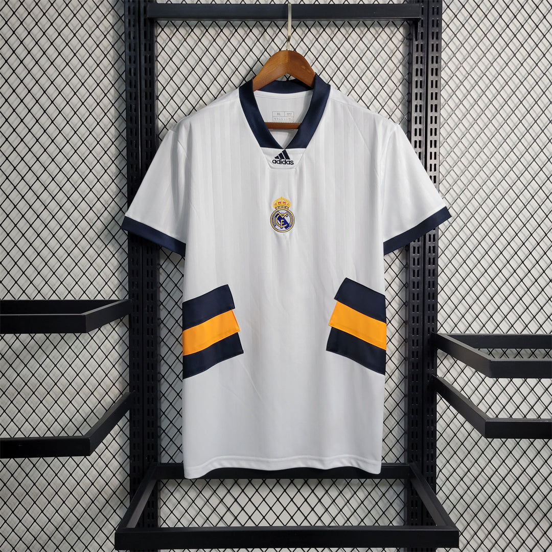 Real Madrid. Camiseta Edición Especial Retro