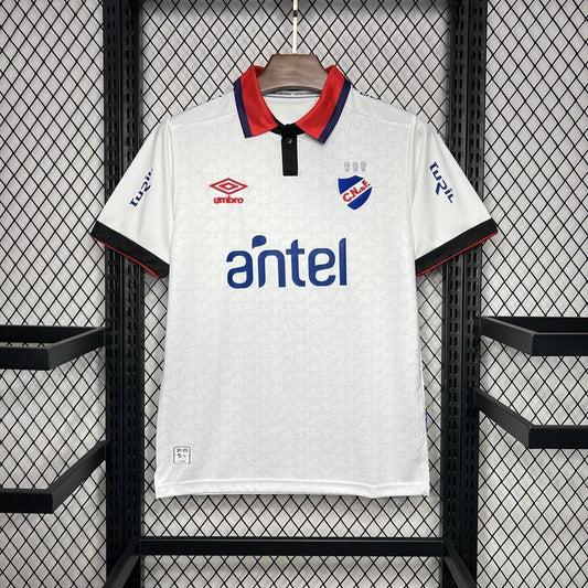 Nacional. Camiseta local 2024-2025