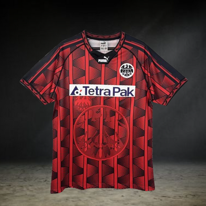 Frankfurt. Camiseta local 1995-1996