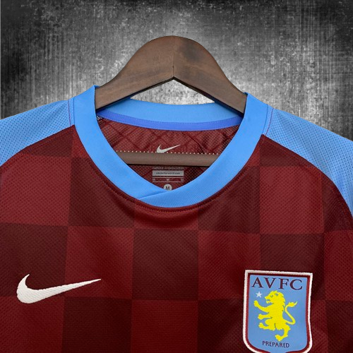 Aston Villa. Camiseta local 2011-2012