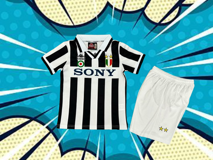 Juventus. Kit Niño local 1995-1996