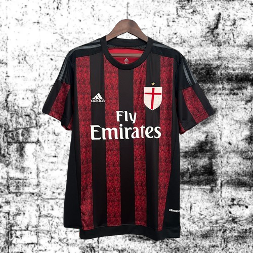 AC Milán. Camiseta local 2015-2016