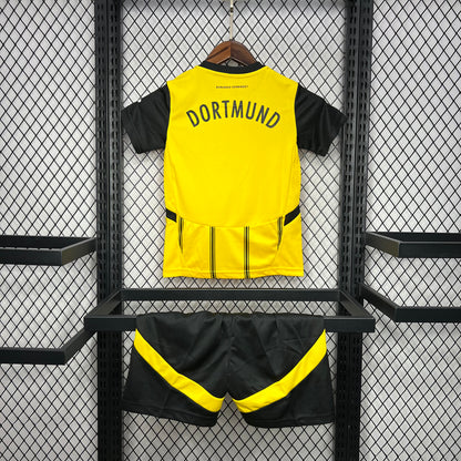 Borussia Dortmund. Kit local 2024-2025