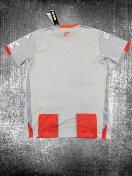 Cremonese. Camiseta local 2025-2026